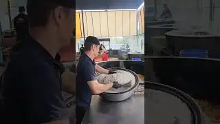 Скромно