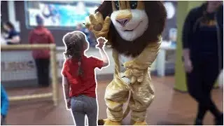 I MET THE LION AT LEO'S PLAYLAND 🦁