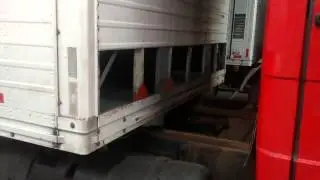 Conserto Frontal do Baú Carga Seca
