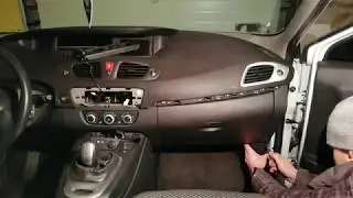 Как снять бардачок Scenic 3