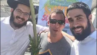 Jewish Actor Adam Sandler Making A Blessing On The Lulav & Esrog