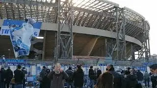 Morte di Maradona, il dolore composto dei  tifosi fuori lo Stadio San Paolo