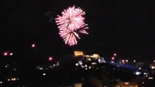 Πυροτεχνήματα στην Ακρόπολη. Υγιές και αίσιο το νέο έτος 2015.
