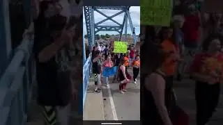 This protester 😂😂