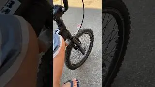 AQUELE QUE IMITA MOTO NA BIKE 