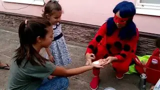 ЛЕДИ БАГ У НАС В ГОСТЯХ,День Рождения у сестры Кристины)))6 Лет,видео для детей