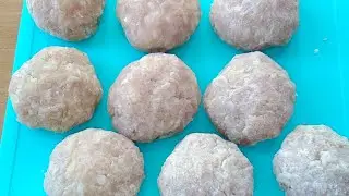 Это Вкусно-Очень вкусно. Куриные 🐔тефтели с рисом в сметанно-томатном соусе.