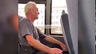 Выкинул курящего деда из автобуса