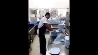 Мойщик посуды 100 уровень)))
