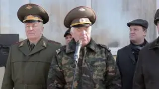 Поют кадеты гимн зенитчиков…