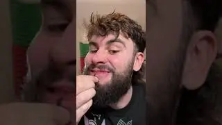 bouzi se rase complètement (on dirait il a 10 ans)