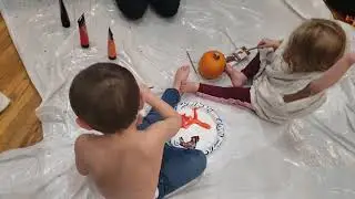 Kids Carving Pumkins/ #halloween