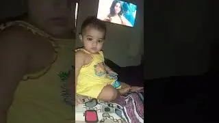 madam ko dekho kitne dhyan s gane sun rhi hai 😜😜💃💃💃💃💃💃#