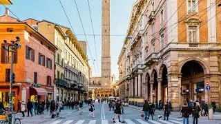 Bologna, Italy Virtual Tour around the city  / Streetwalkers