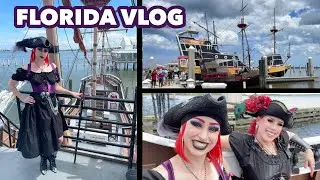 I went to Florida to be a Goth Pirate🏴‍☠️🌴