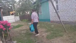 Сумасшедшая бабка. Ахуели вавще !!!!
