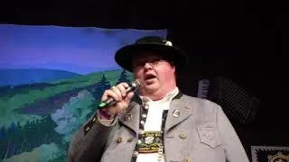 Michi Sharkey Schneider singt das Isarmärchen