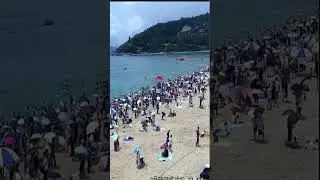 🔴端午节，广东海边，阳光沙滩，海风佛面，众多游客在海边游玩！近日华南多地降雨频繁。🌍提醒大家注意防范大风、降雨影响。祝大家出行平安！