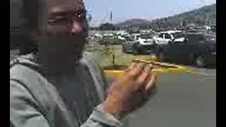 Se le olvidaron las lalves de su carro y dentro de su carro