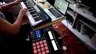 LIVE LOOPING HIPHOP BEATS: Trap, Ableton Live, Maschine, Novation Launch Key 49