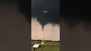 Watch a tornado form over Oklahoma…