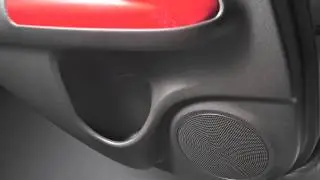 2013 NISSAN Juke - Interior Storage