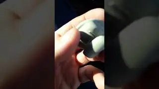 Снятие крепежа солнцезащитного козырька рено логан 2014.