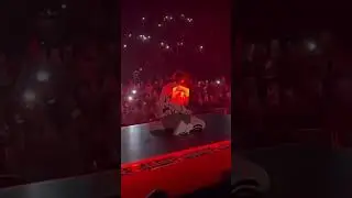 Billie Eilish arch’s during live performance #shorts