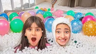 ملئنا منزلنا بالكامل بحبيبات التعبئة والبالونات ! 😱 بابا ( راح فيها بجد ) 😭 !!