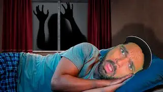 Je ne suis PAS SEUL dans LA MAISON DES VACANCES !