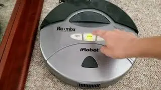 Demo iRobot Roomba Vacuum - Older 400 Series Non-Pet Model