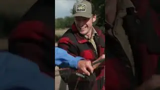 Daniel weet een bakbeest van een snoek uit het water te halen!