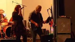 Lilly and Guys - I Kissed A Girl - 1er avril 2022 - Violaines