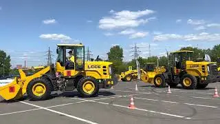 На соревнованиях операторов тяжелой техники в Кирове принимал участие специалист компании "Алмис".