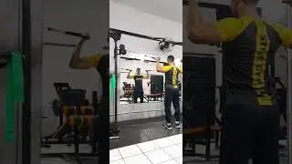 DUPLO BÍCEPS NO CROSSS OVER (POLIA ALTA)