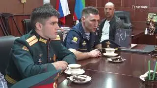 Встреча главы МР Гаджимурада Мусаева с выпускниками высших военных училищ