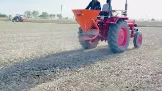 Fieldking Fertilizer Spreader With Mahindra 255 Di