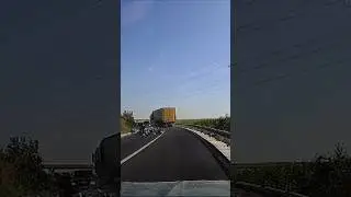 Trei motocicliste au acrosat un TIR pe drumul dintre Navodari si Corbu