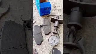 Замена передних тормозных колодок Газель Бизнес.Replacement of Gazelle Business front brake pads.