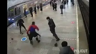 ХАМЛАИ 2 БАЧАИ ТОЧИК БА ПОЛИСИ РОССИЯ/ БЕРАХМОНАИ БАД ПОЛИСА МЕЗАНА