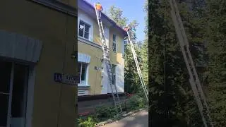 🕺🏻♨️Танцуем во время монтажа обогрева кровли и желобов #обогрев #кровля #монтаж /#греющийкабель #bye