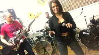 Kiss me twice - Breathe