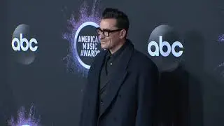Daniel Levy Red Carpet Fashion I AMAs 2019