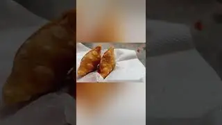 घर का समोसा। घर मे बनाया हुआ समोसा का आनंद ले#shorts#youtube shorts#desi tadka shorts#tasty#SRN