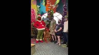 MEETING The Grinch at Universal Studios Islands of Adventure 