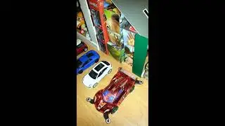 Прикольные машинки на виражах.