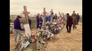 Columbine High School victims and perpetrators crosses (May 1999)