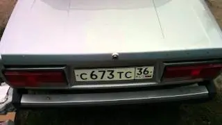 Газовый упор на крышку багажника.
