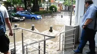 Река в центре Ялты 20190624