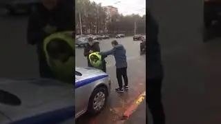 ФСБ ломает ДПСника